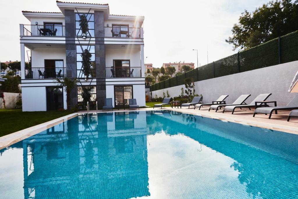 Ruwais Hotel Çeşme Buitenkant foto
