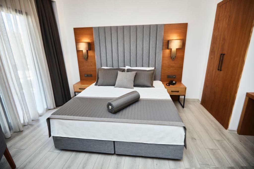 Ruwais Hotel Çeşme Buitenkant foto