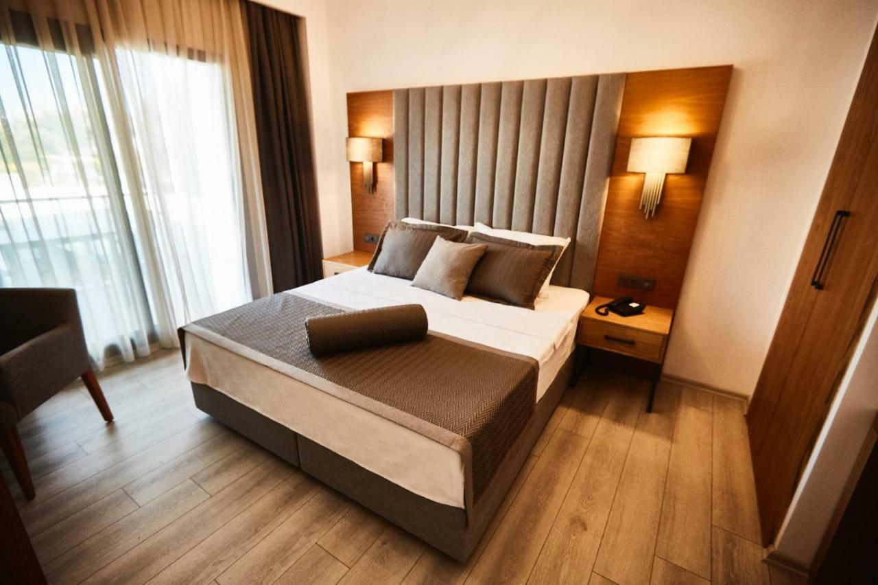 Ruwais Hotel Çeşme Buitenkant foto