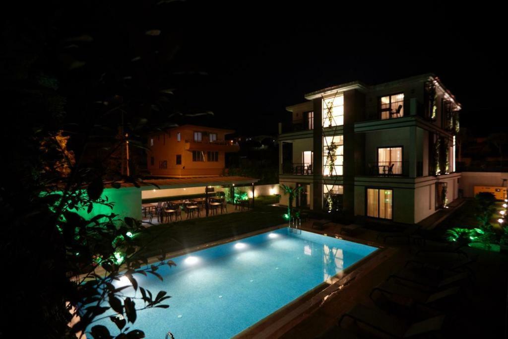 Ruwais Hotel Çeşme Buitenkant foto